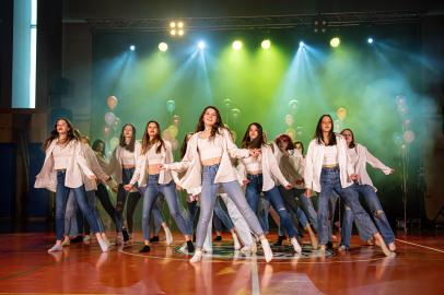 Plesna produkcija - 1. del - Plesne šole Nina, 10. 4. 2022
